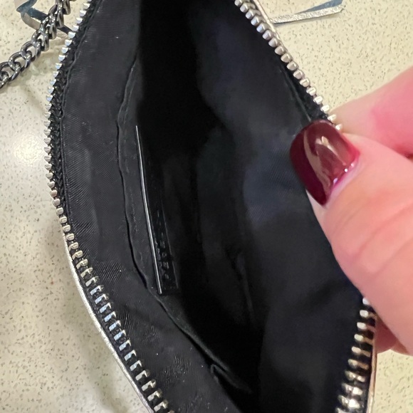 Gold - Picture 4 of 6